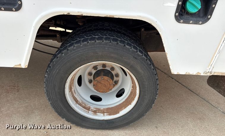 image for item DJ7783 2019 Ford F550 Super Duty XLT SuperCab bucket truck