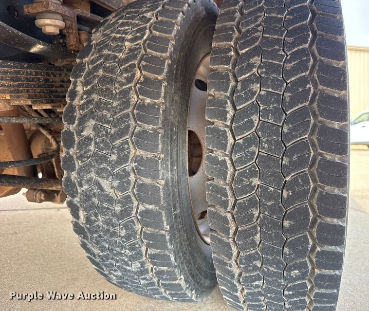 image for item DJ7783 2019 Ford F550 Super Duty XLT SuperCab bucket truck