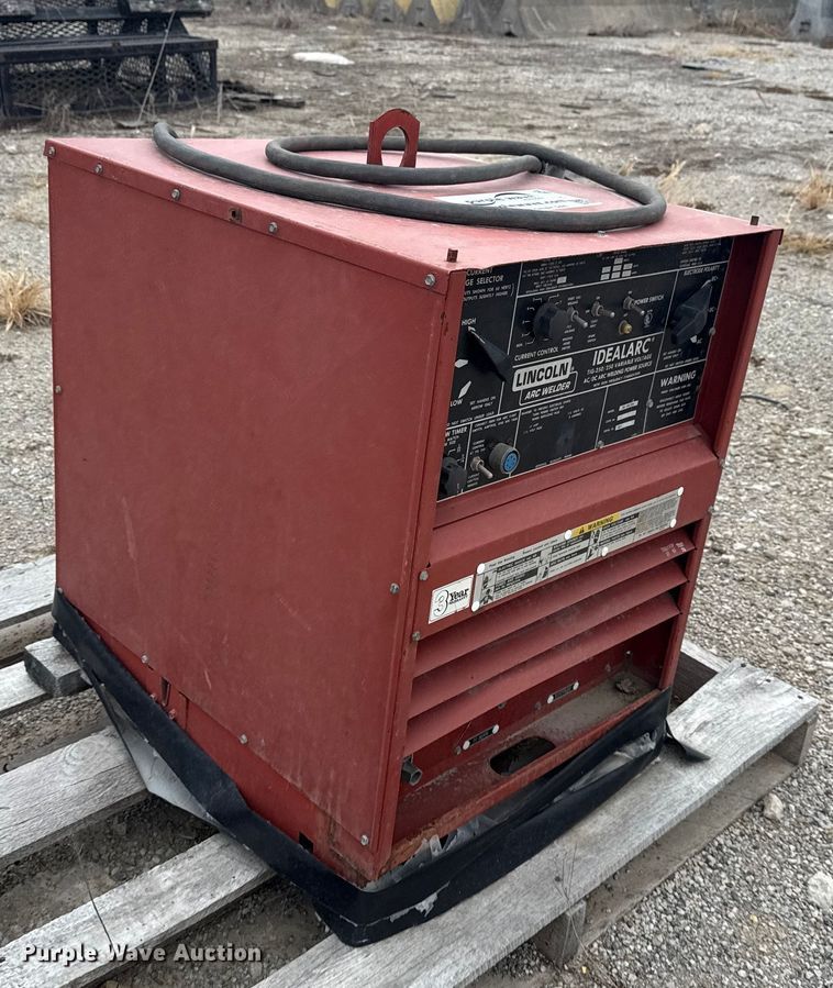 image for item DJ7804 Lincoln Idealarc 250 welder