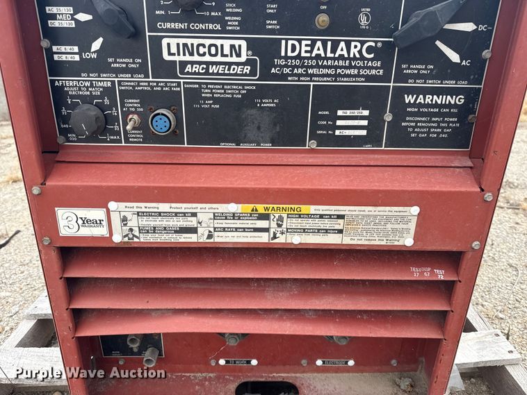 image for item DJ7804 Lincoln Idealarc 250 welder