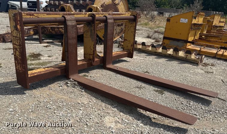 image for item DJ7809 Caterpillar 72