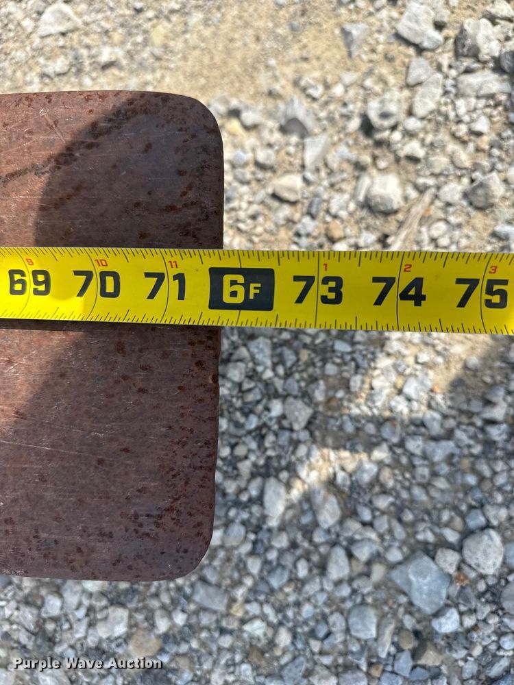 image for item DJ7809 Caterpillar 72