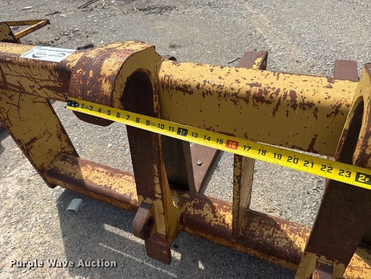 image for item DJ7809 Caterpillar 72