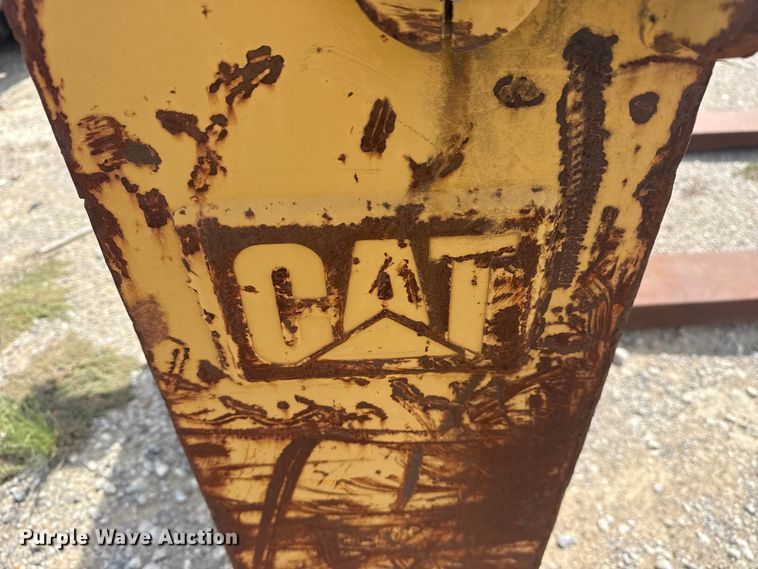 image for item DJ7809 Caterpillar 72