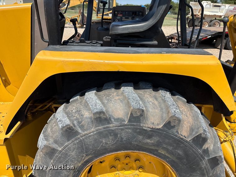 image for item DO1175 1994 John Deere 310D backhoe