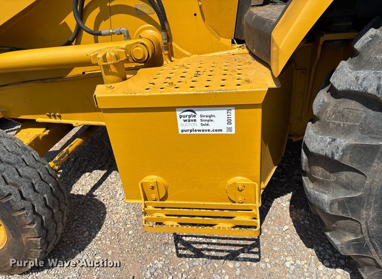 image for item DO1175 1994 John Deere 310D backhoe