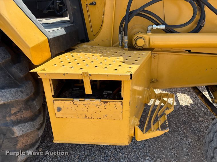 image for item DO1175 1994 John Deere 310D backhoe