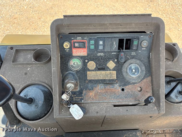 image for item DO1175 1994 John Deere 310D backhoe