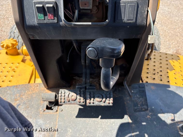 image for item DO1175 1994 John Deere 310D backhoe