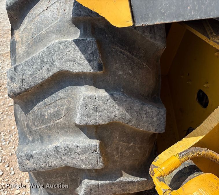 image for item DO1175 1994 John Deere 310D backhoe