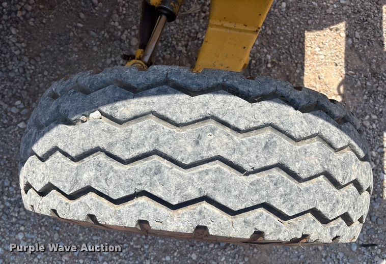 image for item DO1175 1994 John Deere 310D backhoe