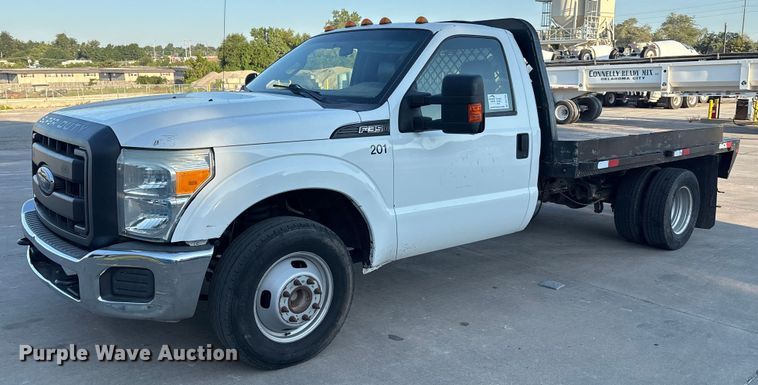image for item DO1206 2015 Ford F350 Super Duty  flatbed pickup truck