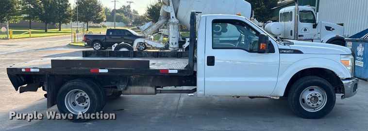 image for item DO1206 2015 Ford F350 Super Duty  flatbed pickup truck