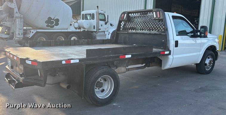 image for item DO1206 2015 Ford F350 Super Duty  flatbed pickup truck