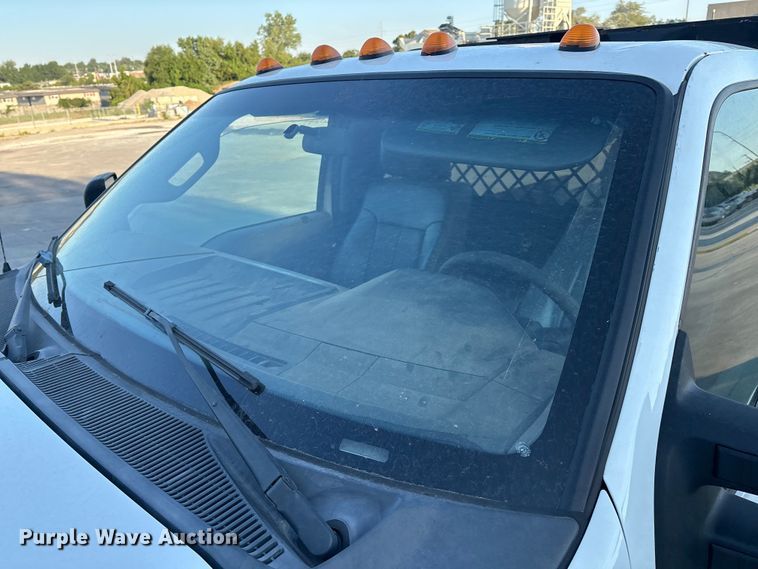 image for item DO1206 2015 Ford F350 Super Duty  flatbed pickup truck