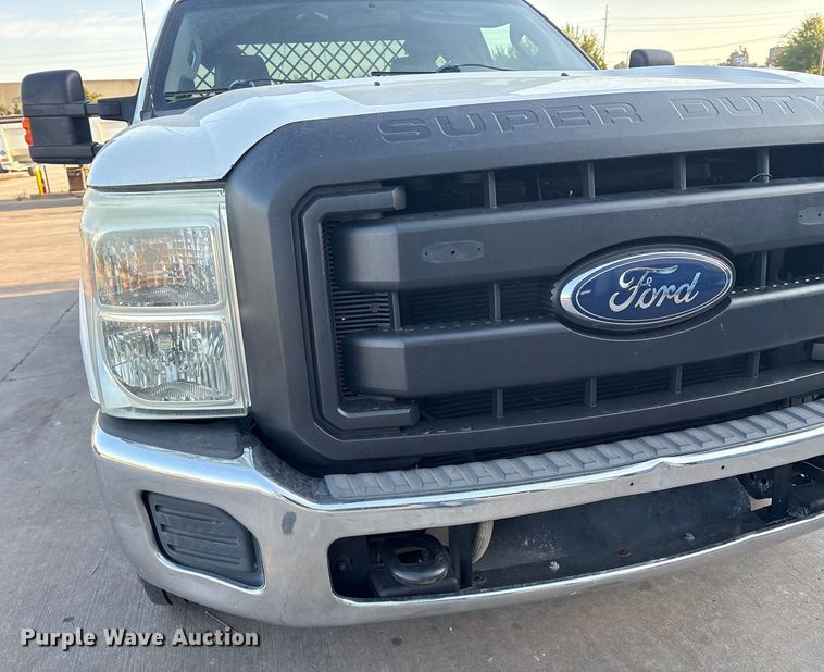 image for item DO1206 2015 Ford F350 Super Duty  flatbed pickup truck