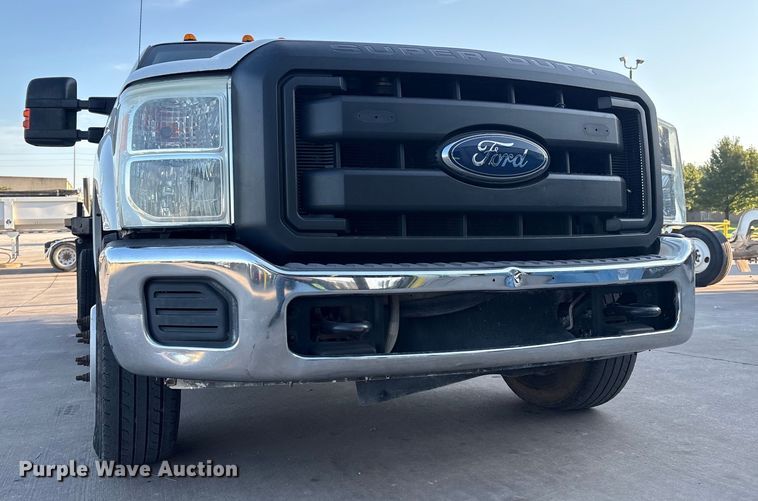 image for item DO1206 2015 Ford F350 Super Duty  flatbed pickup truck