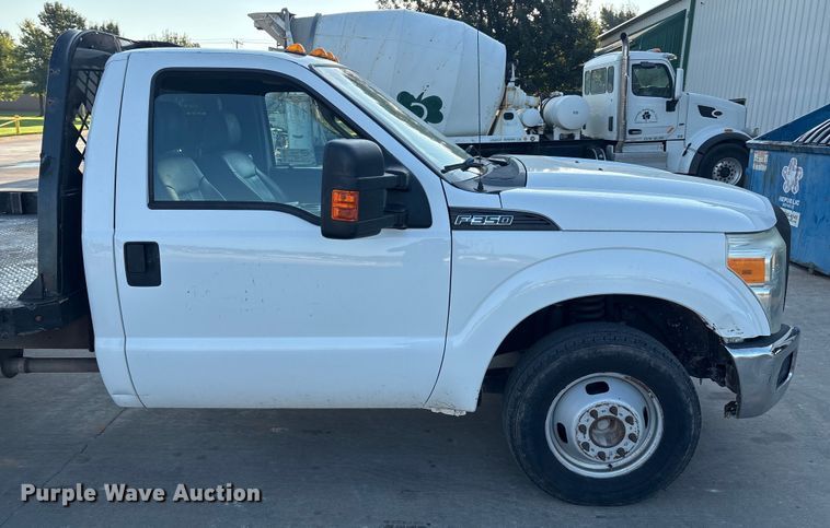 image for item DO1206 2015 Ford F350 Super Duty  flatbed pickup truck