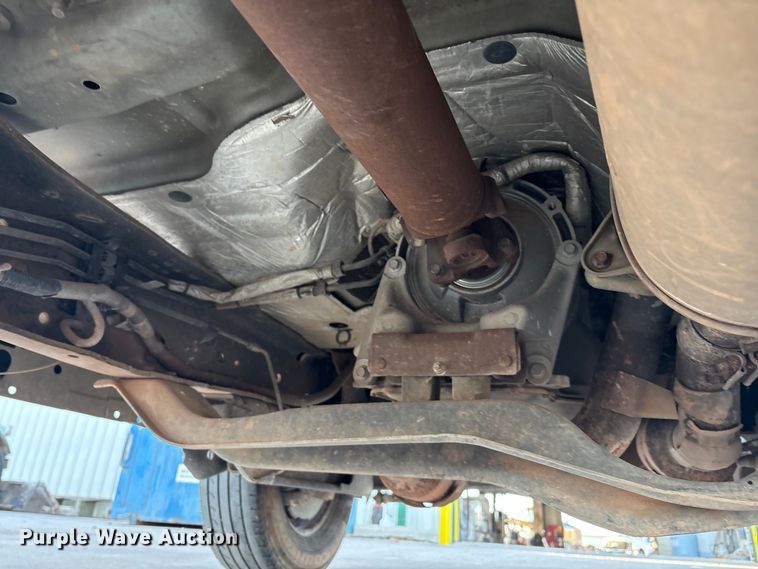 image for item DO1206 2015 Ford F350 Super Duty  flatbed pickup truck