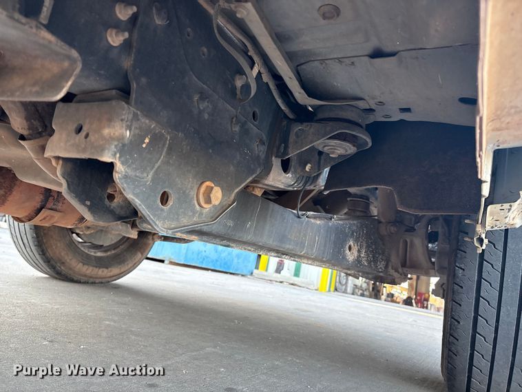 image for item DO1206 2015 Ford F350 Super Duty  flatbed pickup truck