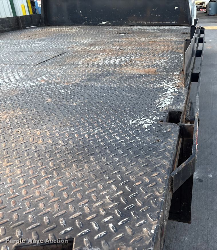 image for item DO1206 2015 Ford F350 Super Duty  flatbed pickup truck