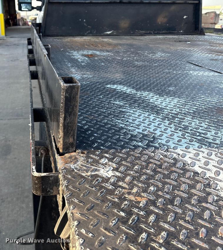 image for item DO1206 2015 Ford F350 Super Duty  flatbed pickup truck