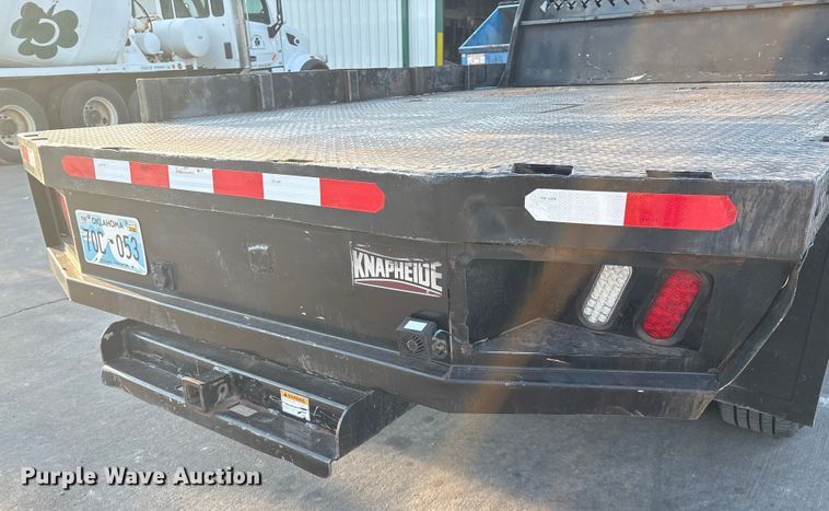 image for item DO1206 2015 Ford F350 Super Duty  flatbed pickup truck