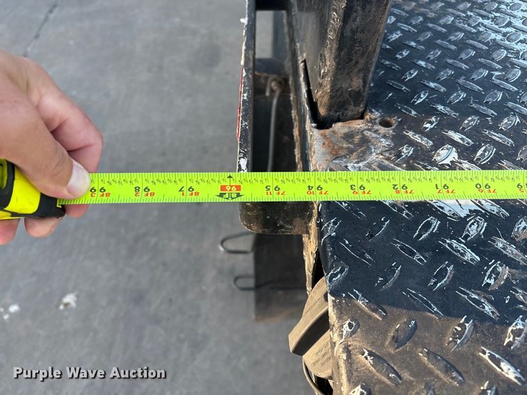 image for item DO1206 2015 Ford F350 Super Duty  flatbed pickup truck