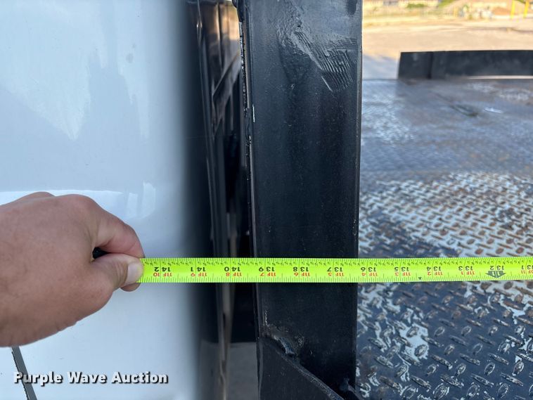 image for item DO1206 2015 Ford F350 Super Duty  flatbed pickup truck