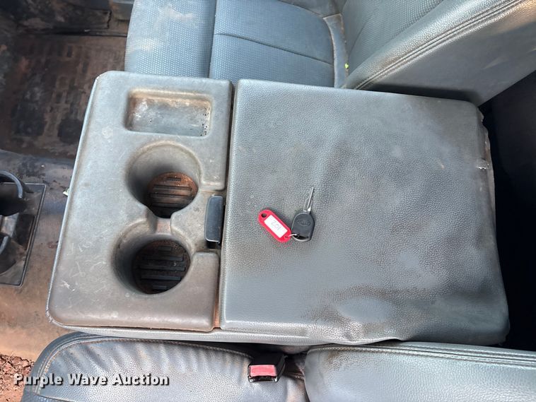 image for item DO1206 2015 Ford F350 Super Duty  flatbed pickup truck