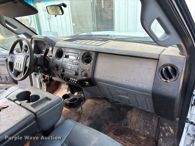 image for item DO1206 2015 Ford F350 Super Duty  flatbed pickup truck