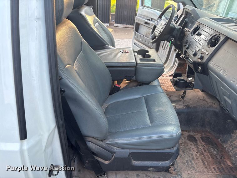 image for item DO1206 2015 Ford F350 Super Duty  flatbed pickup truck