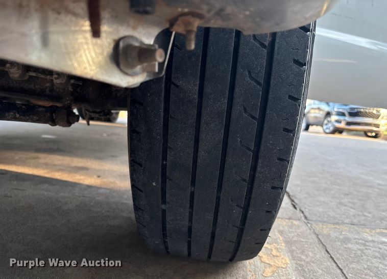 image for item DO1206 2015 Ford F350 Super Duty  flatbed pickup truck