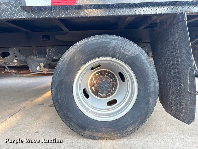 image for item DO1206 2015 Ford F350 Super Duty  flatbed pickup truck