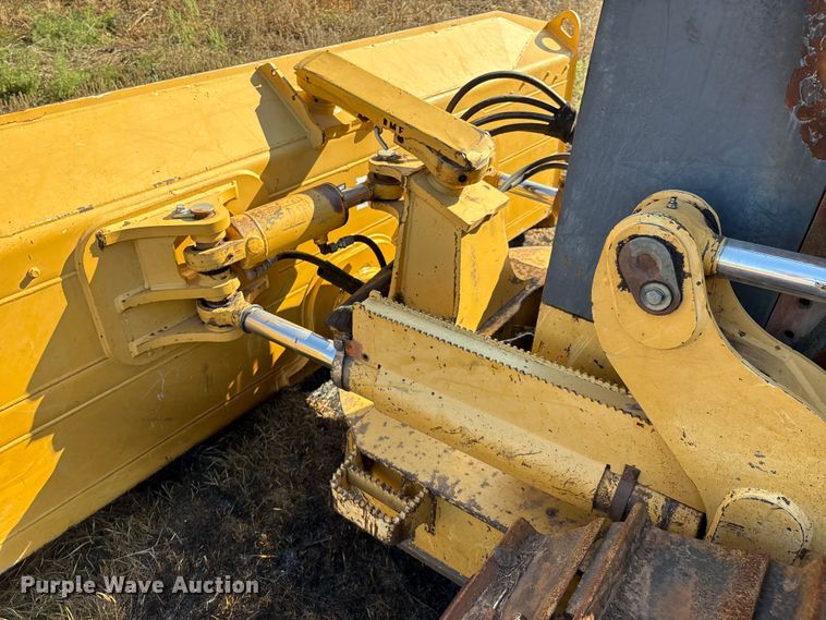 image for item DO1207 2002 John Deere 700H LT dozer