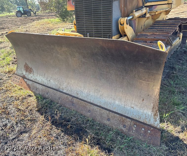 image for item DO1207 2002 John Deere 700H LT dozer