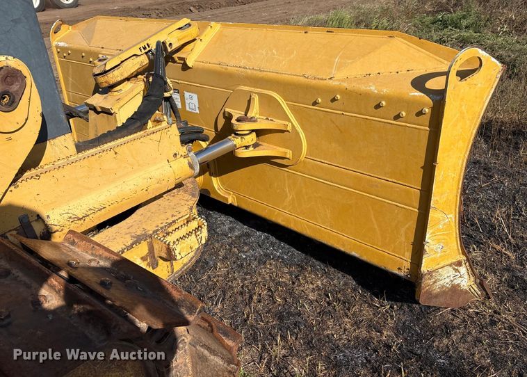 image for item DO1207 2002 John Deere 700H LT dozer