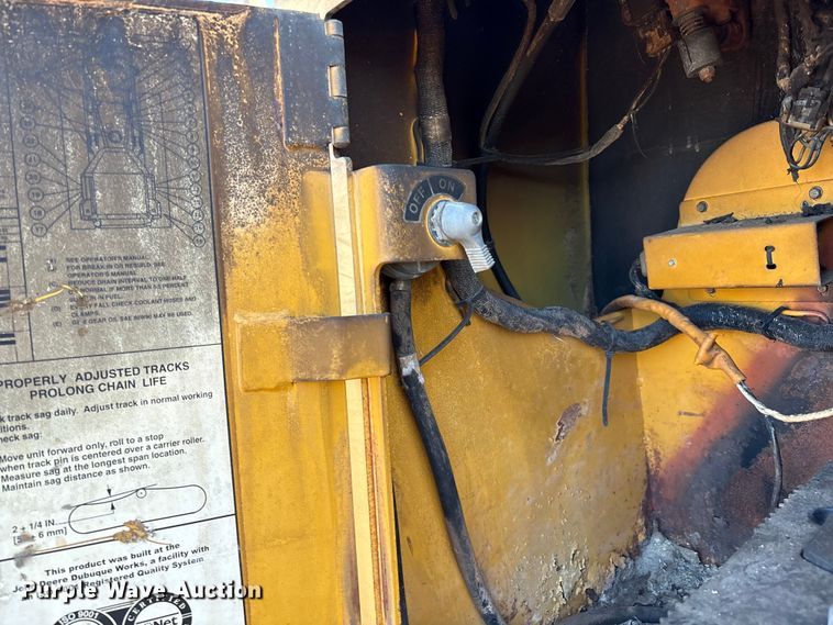 image for item DO1207 2002 John Deere 700H LT dozer