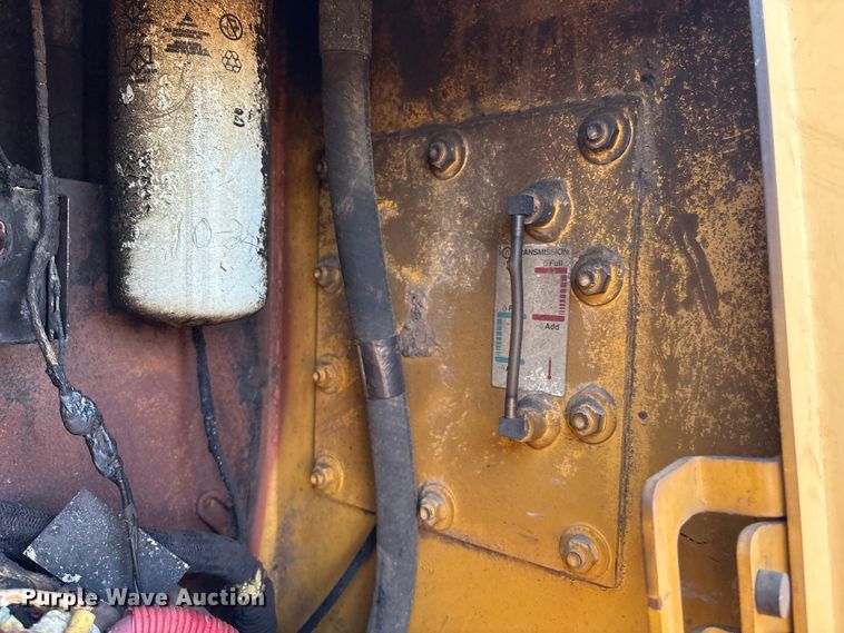 image for item DO1207 2002 John Deere 700H LT dozer