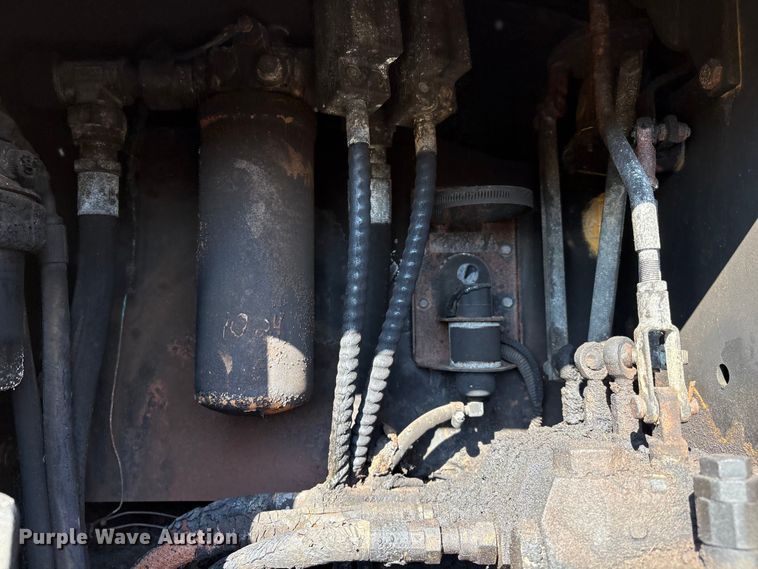 image for item DO1207 2002 John Deere 700H LT dozer