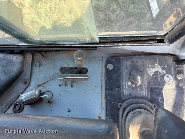 image for item DO1207 2002 John Deere 700H LT dozer