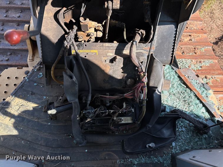 image for item DO1207 2002 John Deere 700H LT dozer