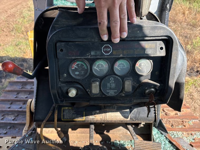 image for item DO1207 2002 John Deere 700H LT dozer