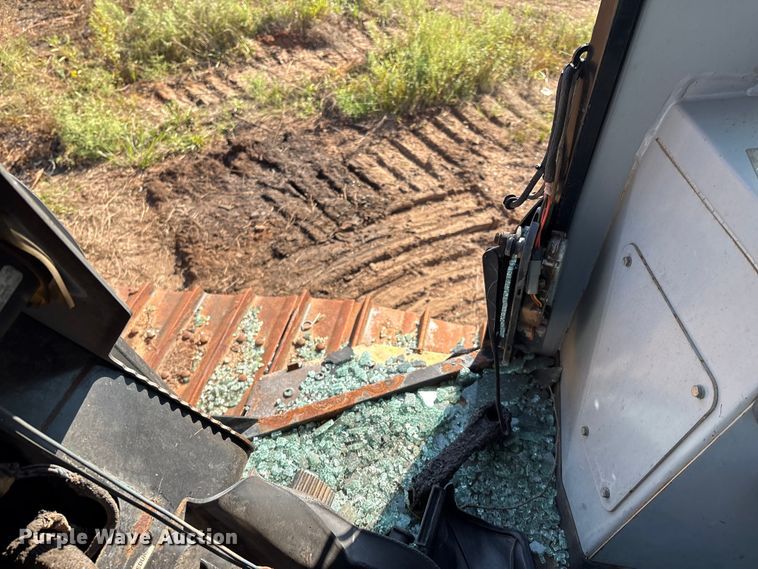 image for item DO1207 2002 John Deere 700H LT dozer