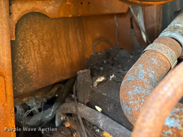 image for item DO1207 2002 John Deere 700H LT dozer