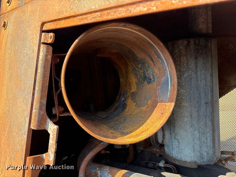 image for item DO1207 2002 John Deere 700H LT dozer