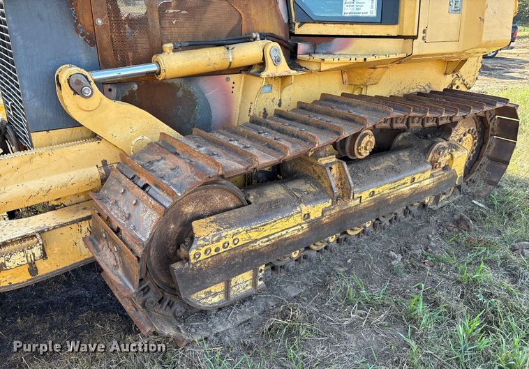 image for item DO1207 2002 John Deere 700H LT dozer