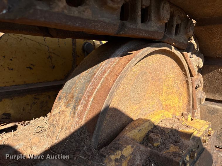 image for item DO1207 2002 John Deere 700H LT dozer