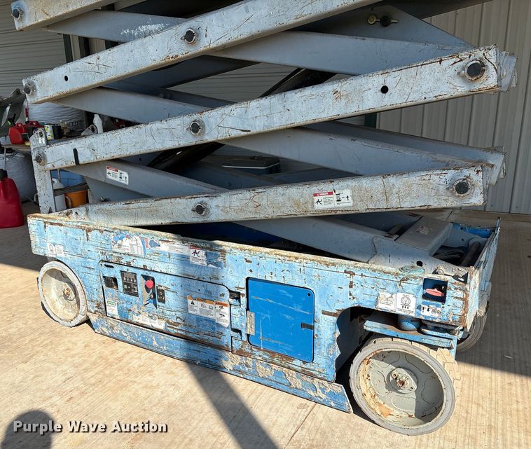 image for item DO1211 Genie GS-2632 scissor lift