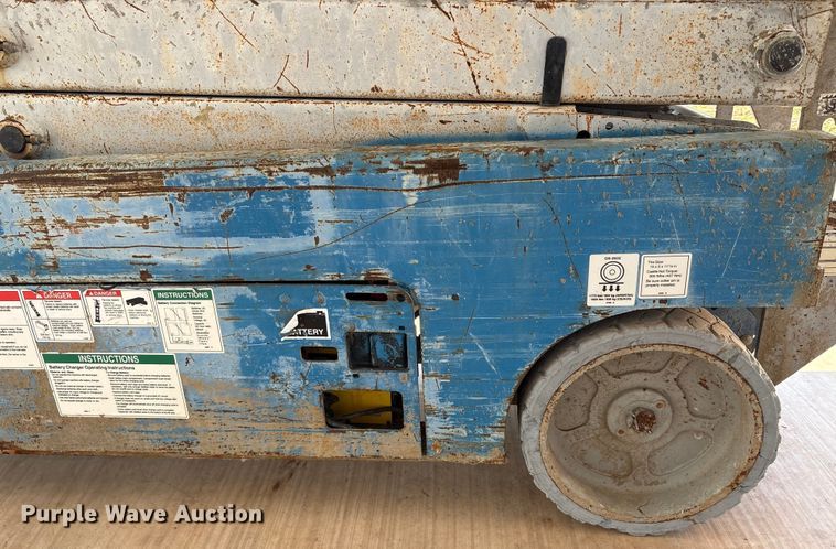 image for item DO1211 Genie GS-2632 scissor lift